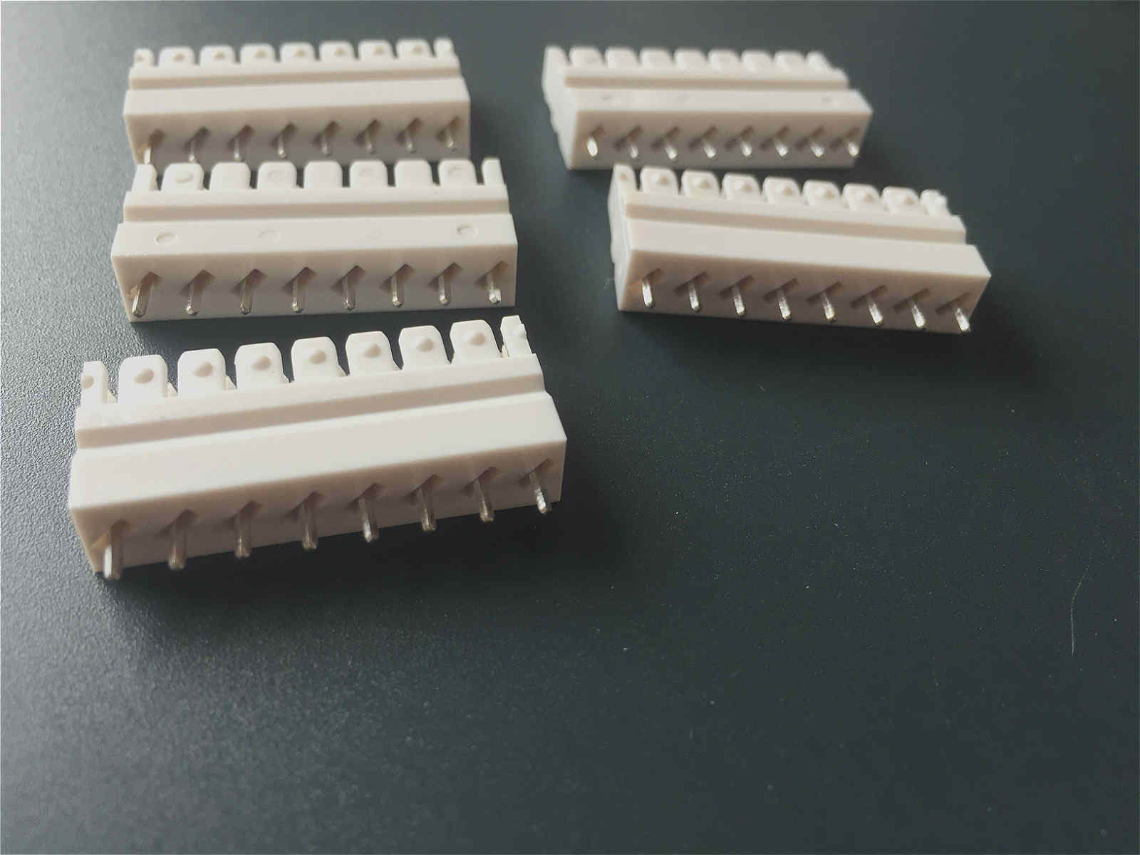 Krone Style PCB IDC Terminal Block 45 Degree 3.81mm 8 Pin IDC